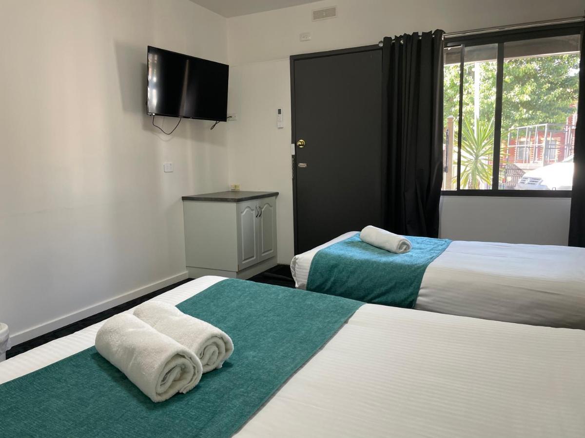 Shepparton Motor Inn Tudor House Motel Zewnętrze zdjęcie
