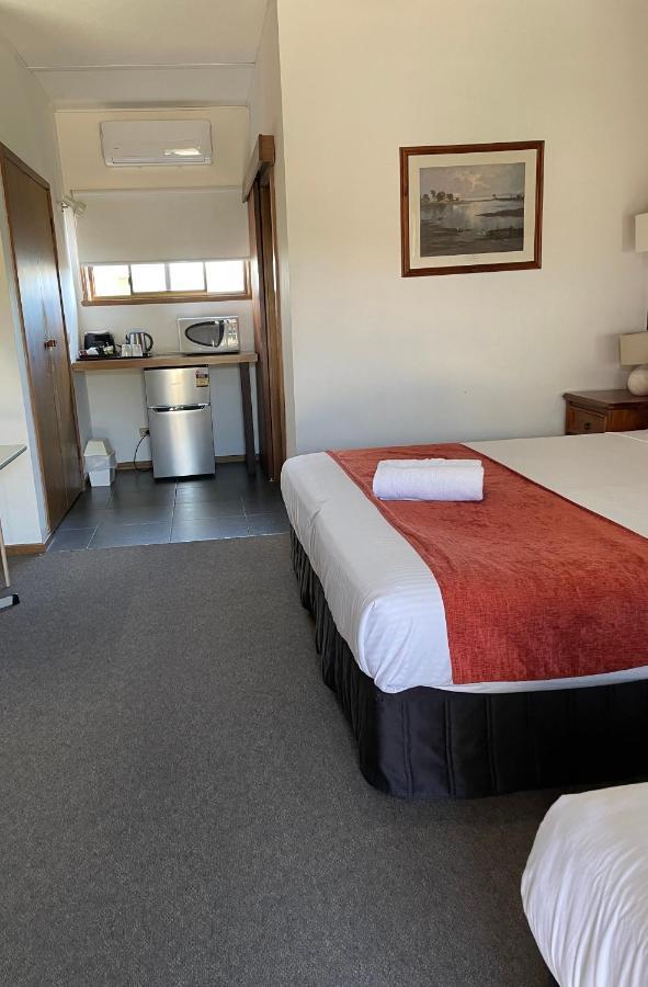 Shepparton Motor Inn Tudor House Motel Zewnętrze zdjęcie